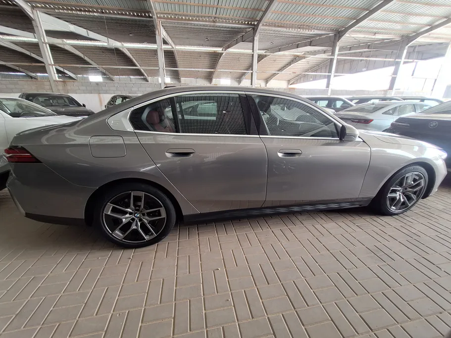 2024 BMW 5 Series 520i 