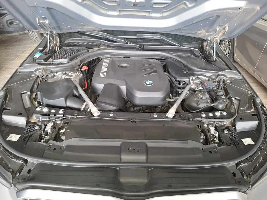 بي ام دبليو الفئة الخامسة 520i 2024 