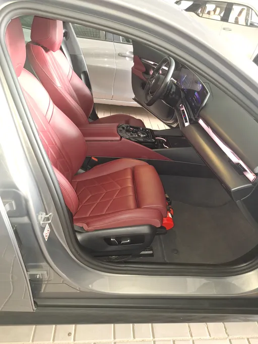 بي ام دبليو الفئة الخامسة 520i 2024 