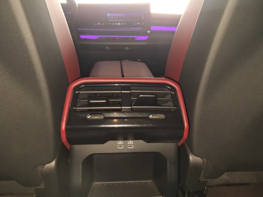 بي ام دبليو الفئة الخامسة 520i 2024 