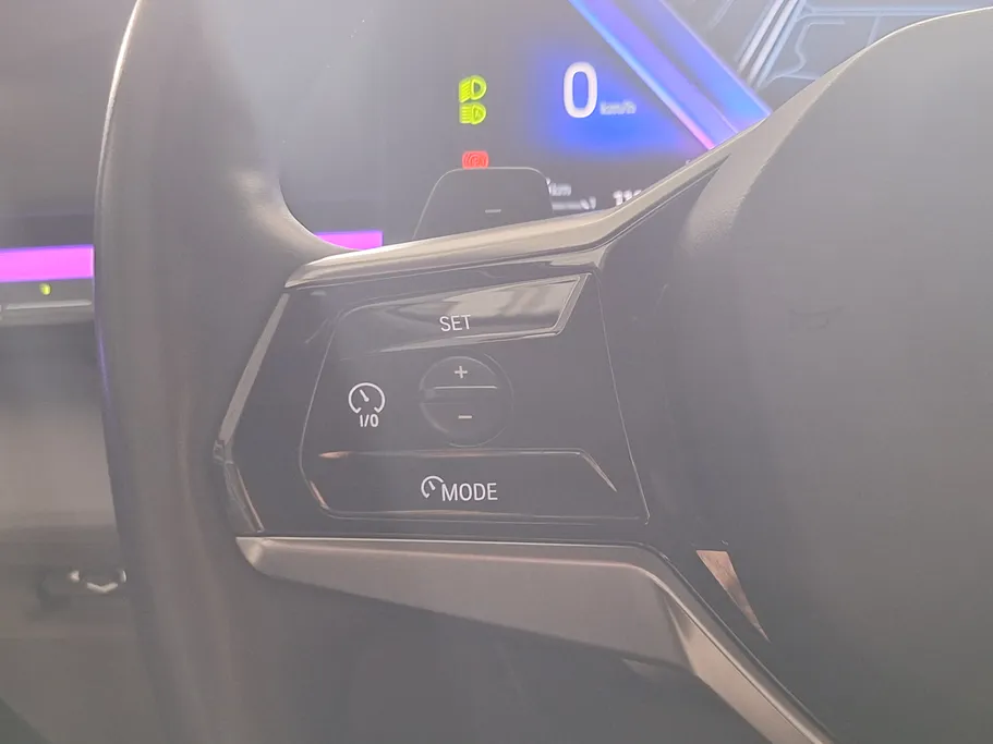 بي ام دبليو الفئة الخامسة 520i 2024 