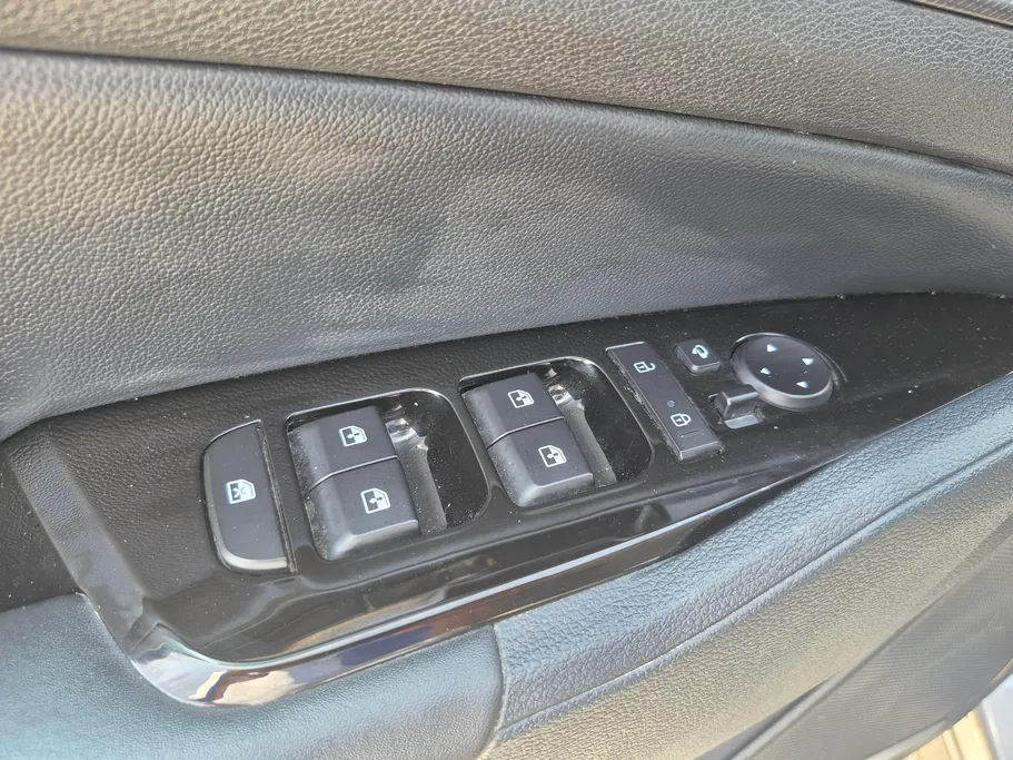2025 Kia Sportage L - SX 