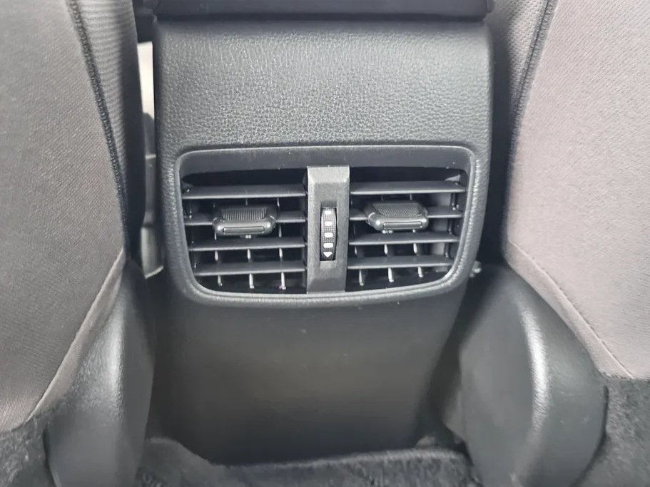 تويوتا كورولا XLI 2023 