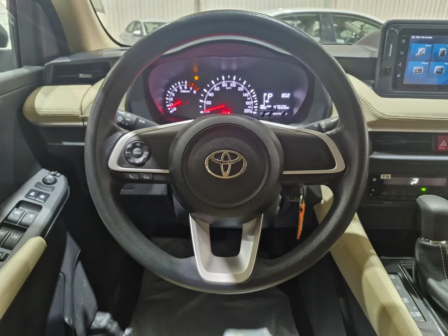 2024 Toyota Yaris  Y 