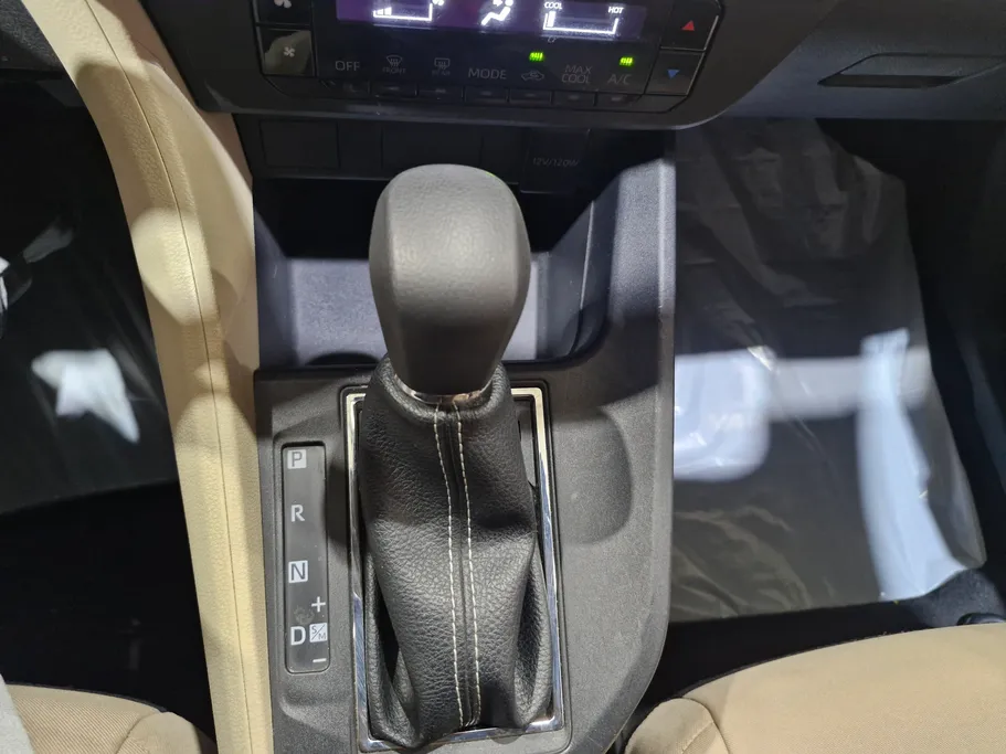 2024 Toyota Yaris  Y 