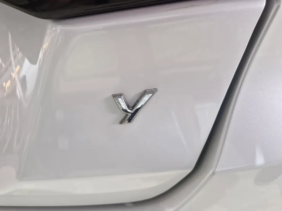 2024 Toyota Yaris  Y 