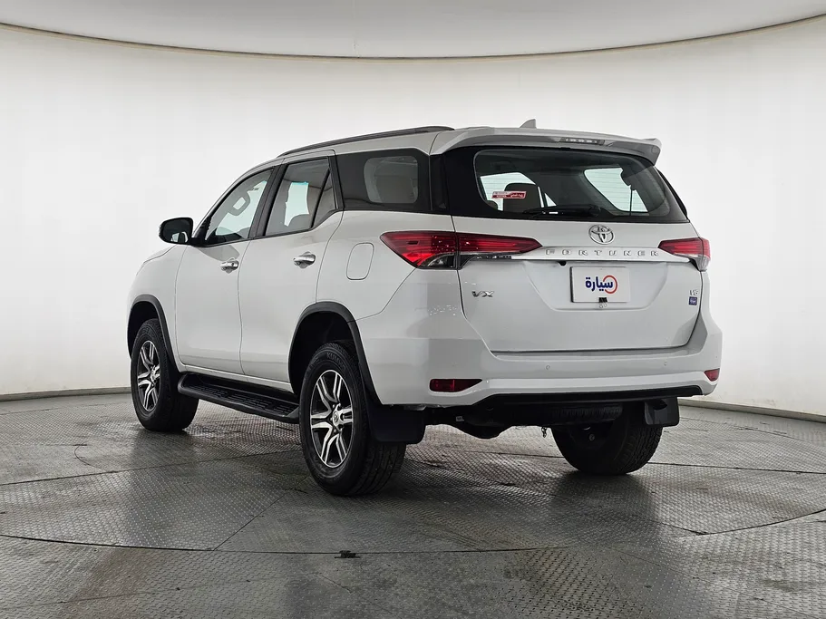 2023 Toyota Fortuner VX 