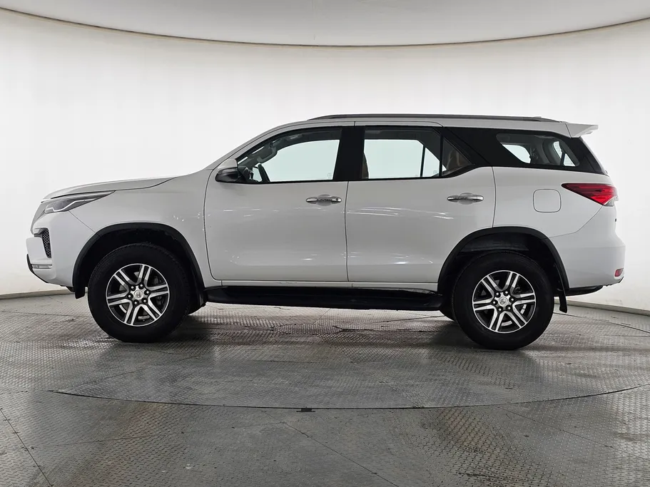 2023 Toyota Fortuner VX 