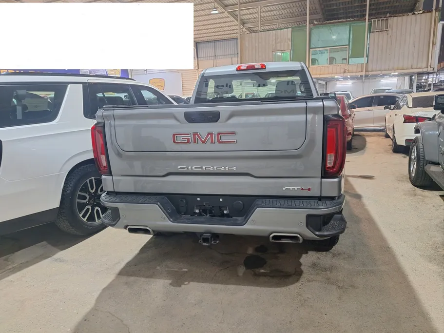 جي إم سي  سييرا AT4 2023 