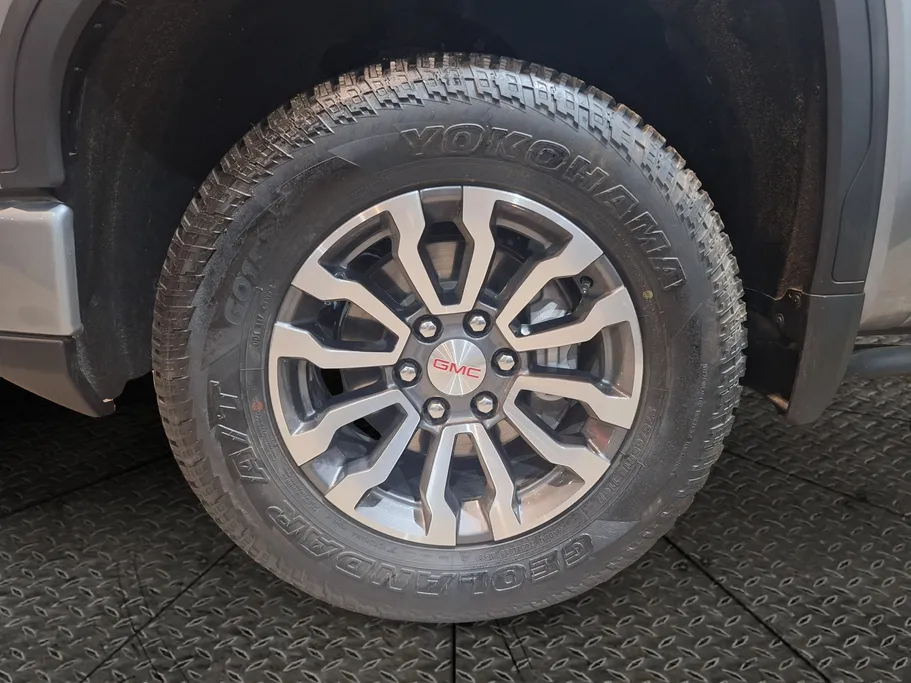 جي إم سي  سييرا AT4 2023 