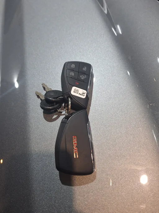 جي إم سي  سييرا AT4 2023 