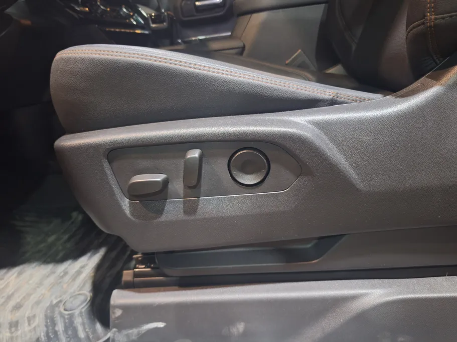 جي إم سي  سييرا AT4 2023 