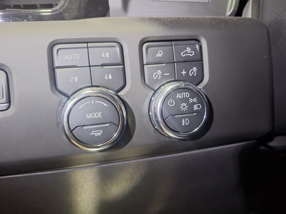 جي إم سي  سييرا AT4 2023 