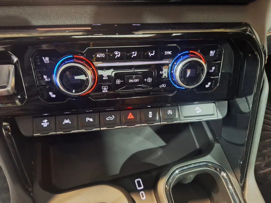 جي إم سي  سييرا AT4 2023 