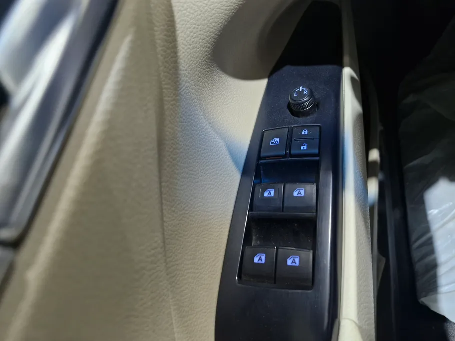 تويوتا كامري LE 2019 