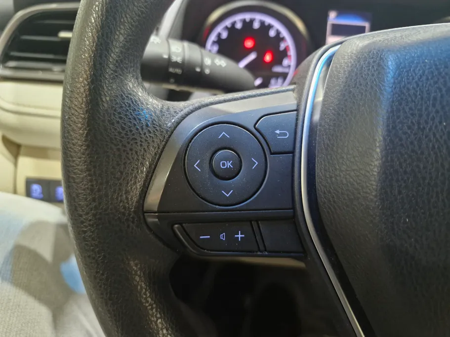 تويوتا كامري LE 2019 