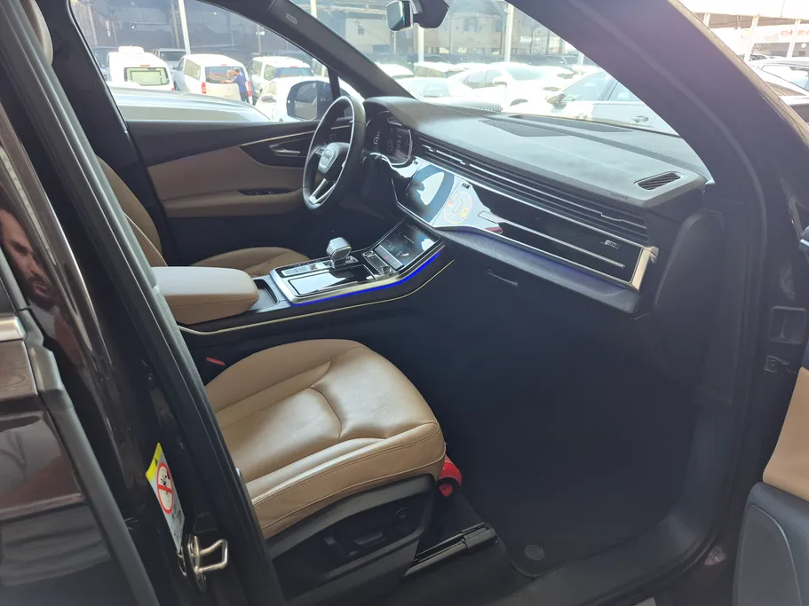 2021 Audi Q7  
