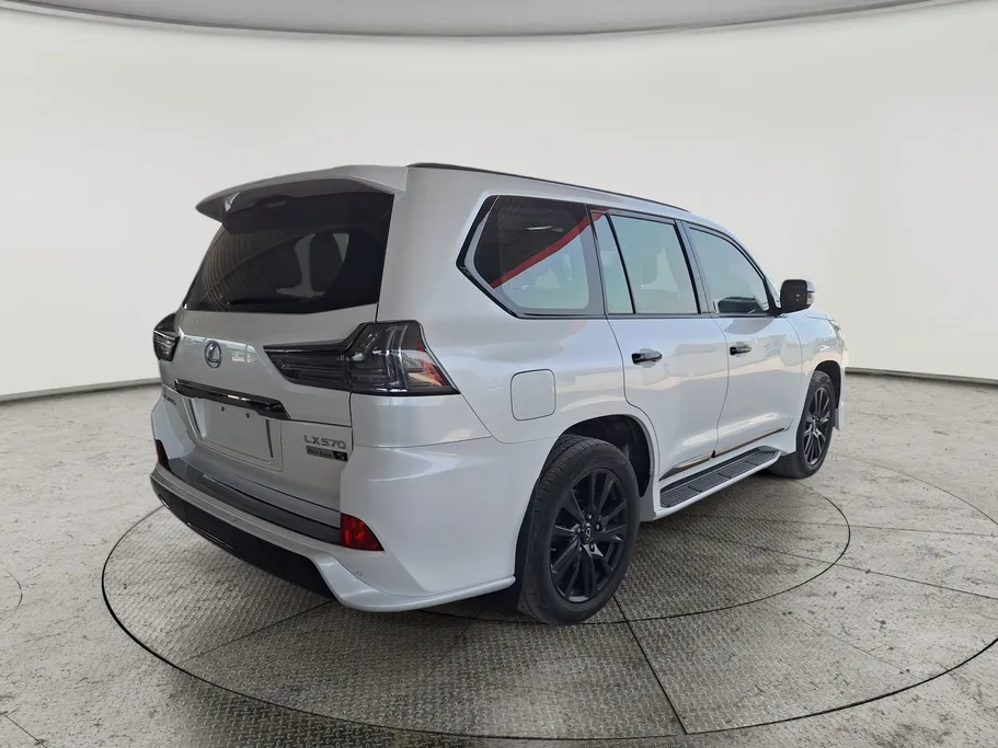 2019 Lexus LX 570 Black Ed. 