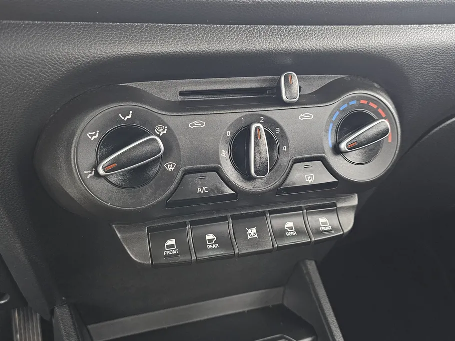 2023 Kia Pegas LX 