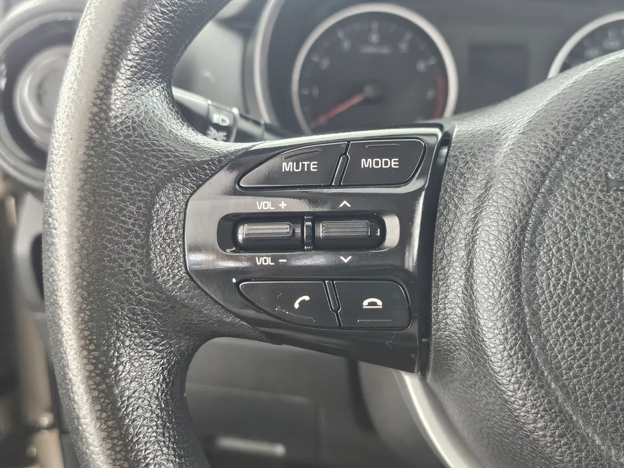 2023 Kia Pegas LX 