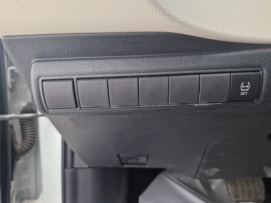 تويوتا كورولا XLI 2022 