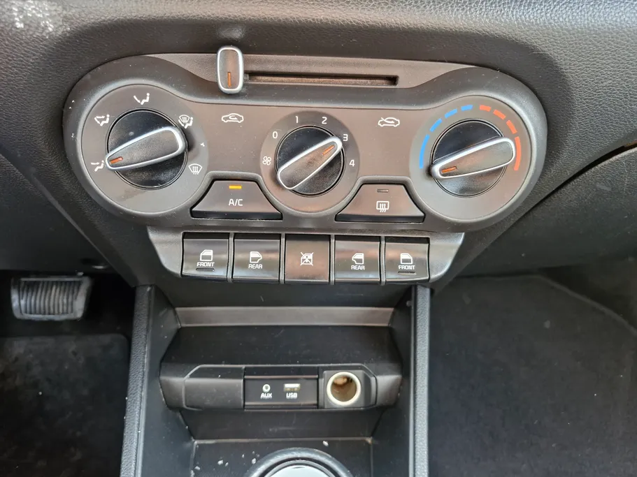 2023 Kia Pegas LX 
