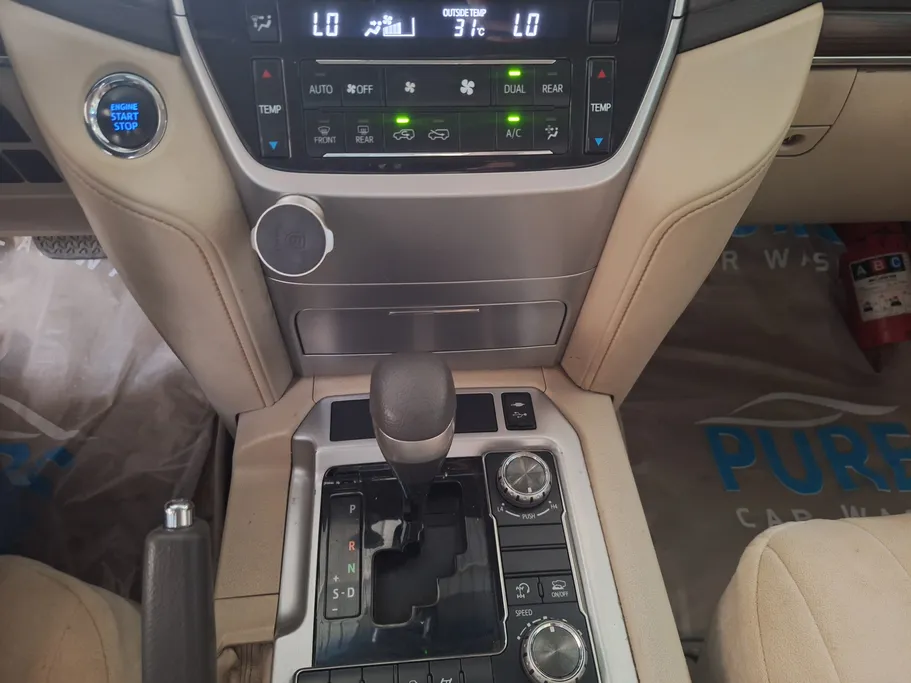 تويوتا لاندكروزر GXR3 2019 