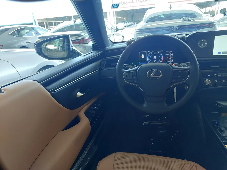 2025 Lexus ES 250 