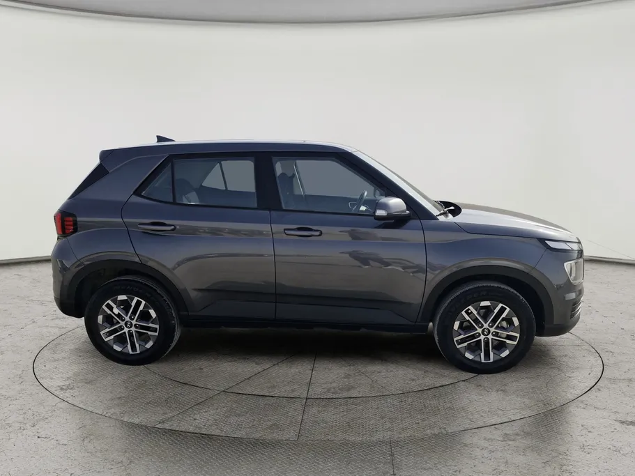2025 Hyundai Venue Smart 