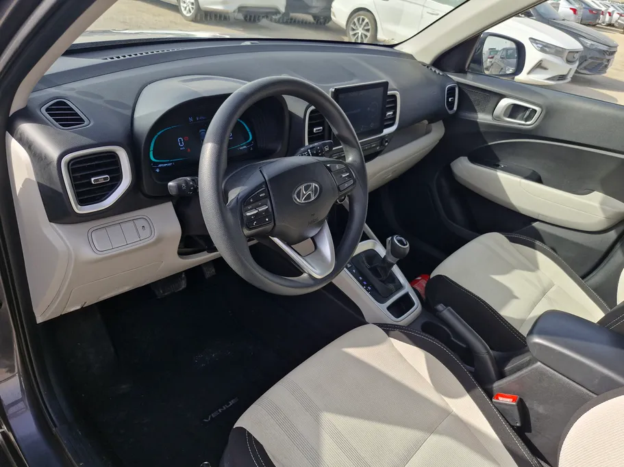 2025 Hyundai Venue Smart 