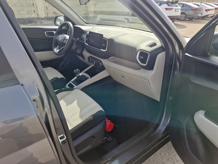 2025 Hyundai Venue Smart 