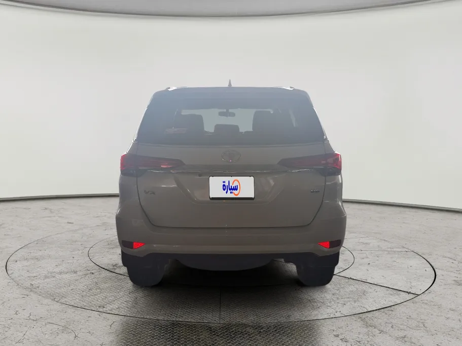 2023 Toyota Fortuner VX 