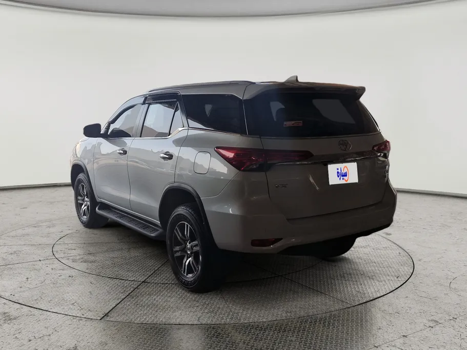 2023 Toyota Fortuner VX 