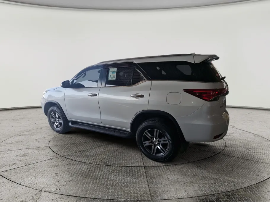 2023 Toyota Fortuner VX 