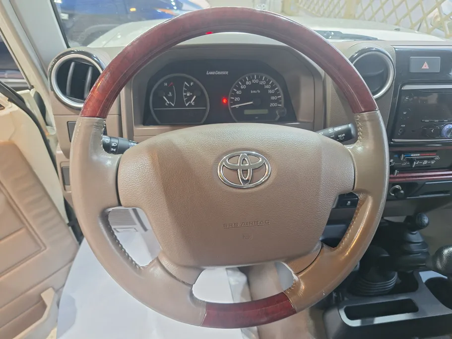 2023 Toyota LAND CRUISER 70 LX 