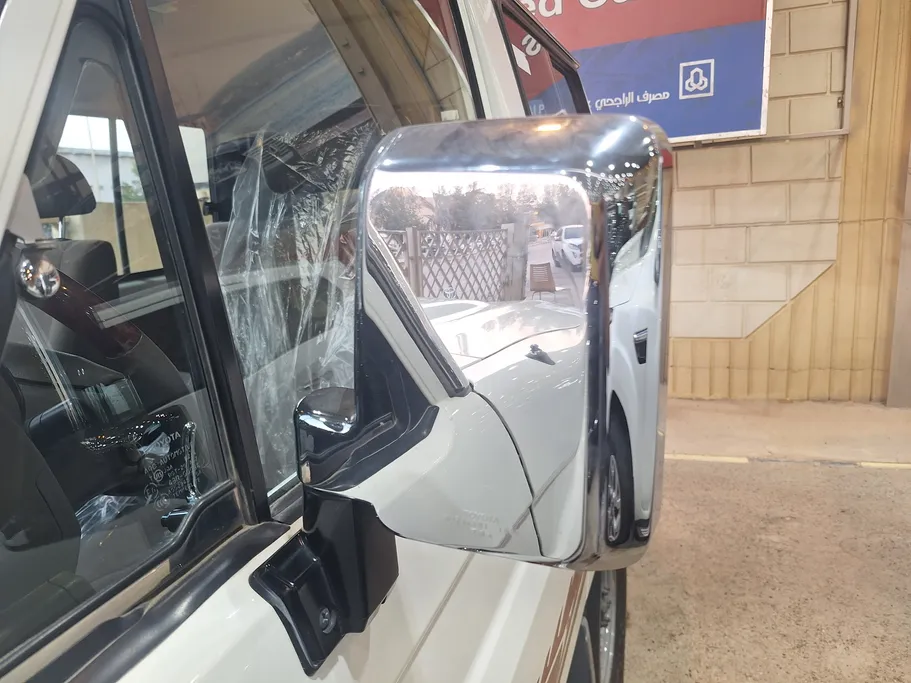 2023 Toyota LAND CRUISER 70 LX 