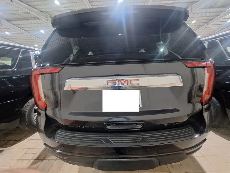 2023 GMC Yukon SLE 