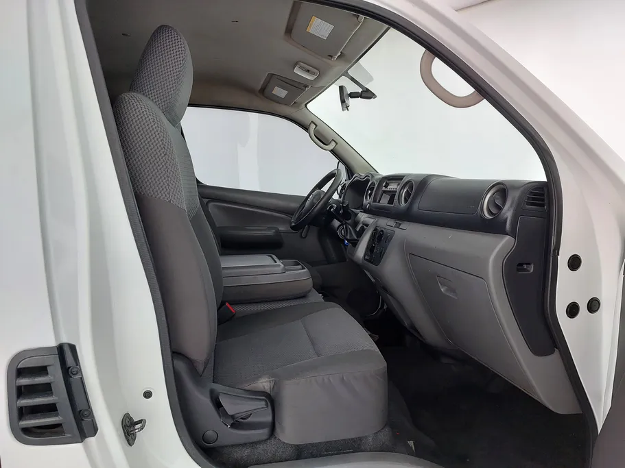 نيسان باص اورفان NV350 2021 