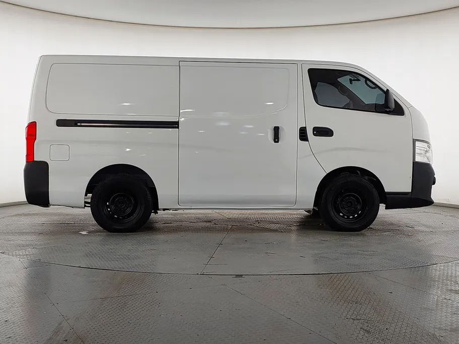 نيسان باص اورفان NV350 2021 