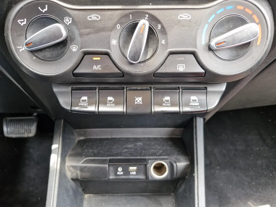 2023 Kia Pegas LX 