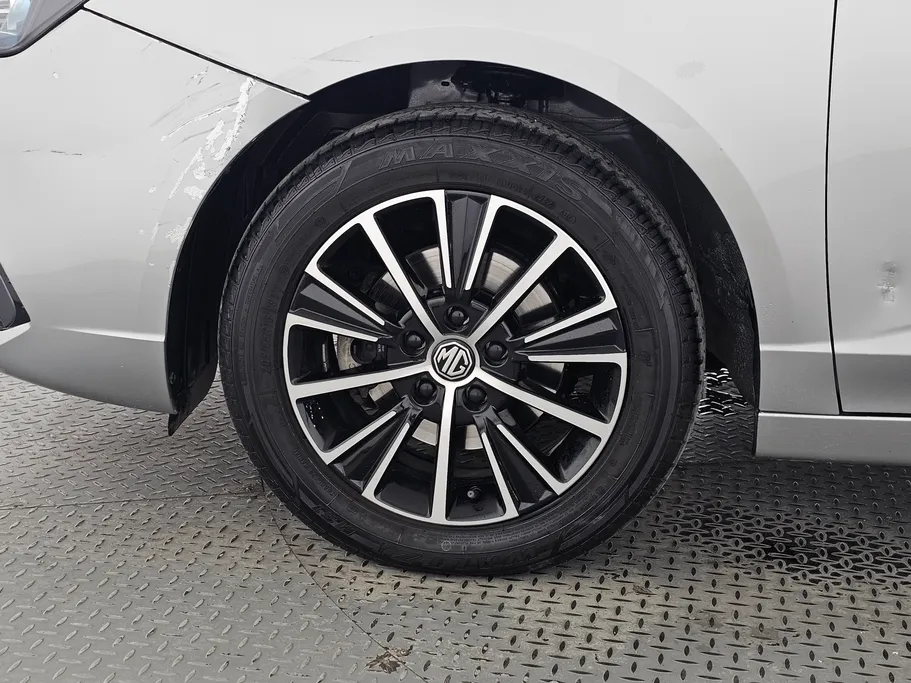 2025 MG 5 LUX 