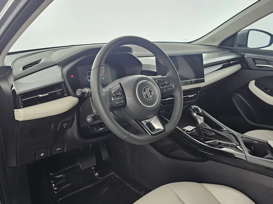 2025 MG 5 LUX 