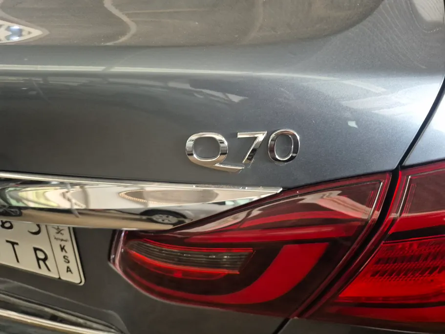 2020 Infiniti Q 70 