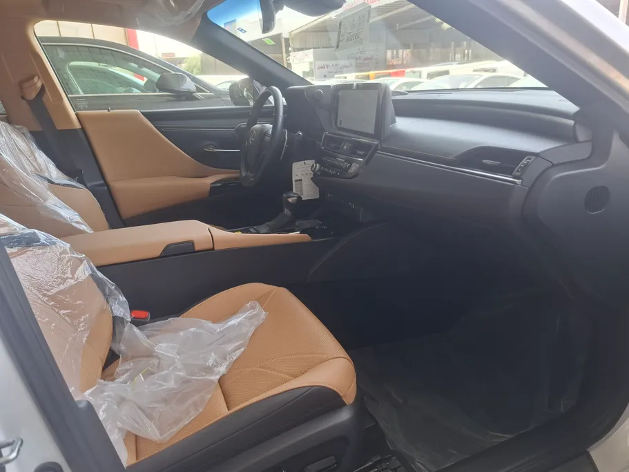 لكزس ES 350 2025 