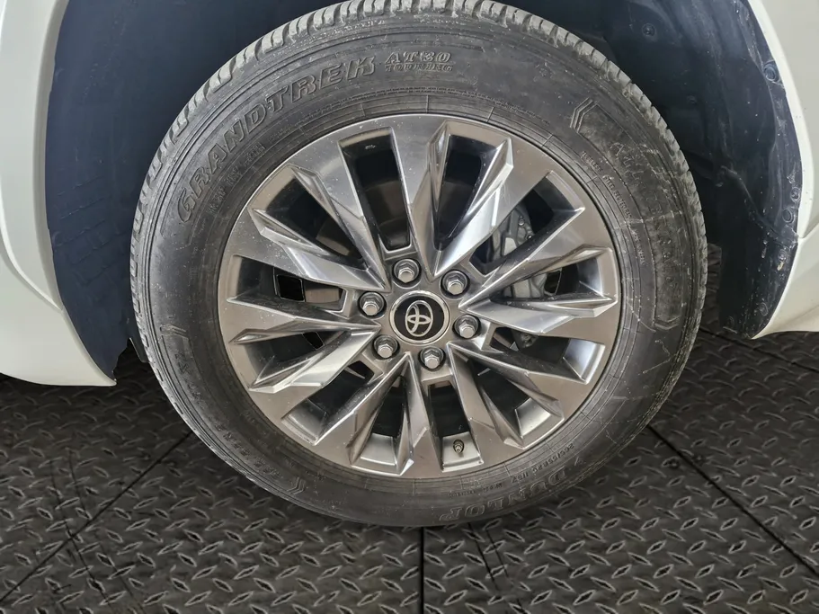 2023 Toyota Land Cruiser GXR 