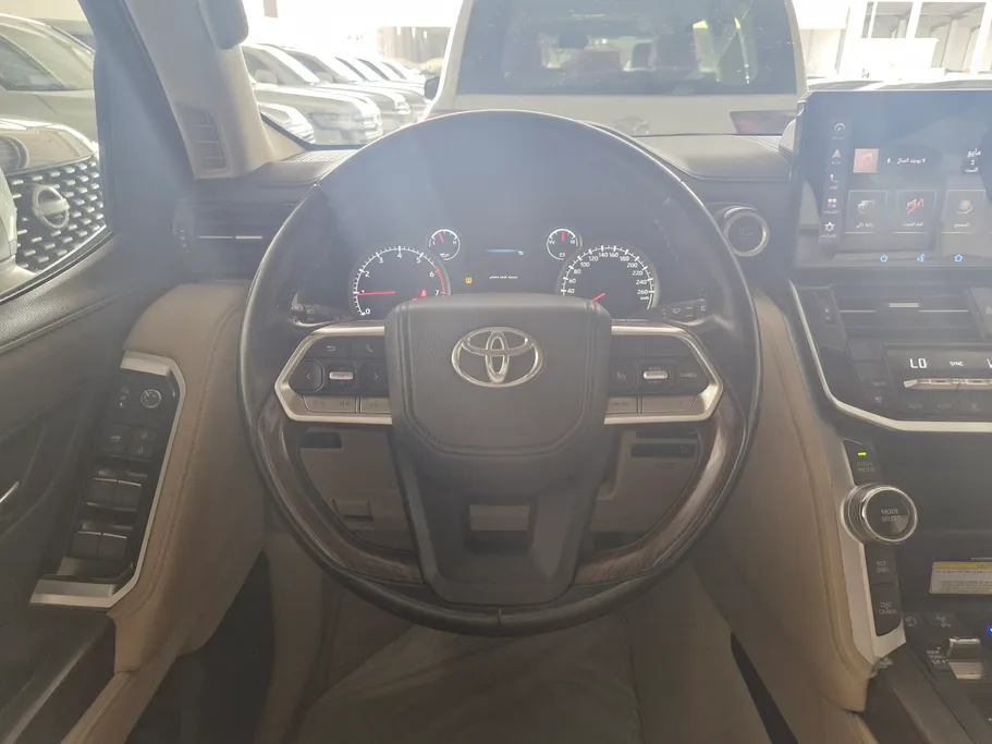 2023 Toyota Land Cruiser GXR 