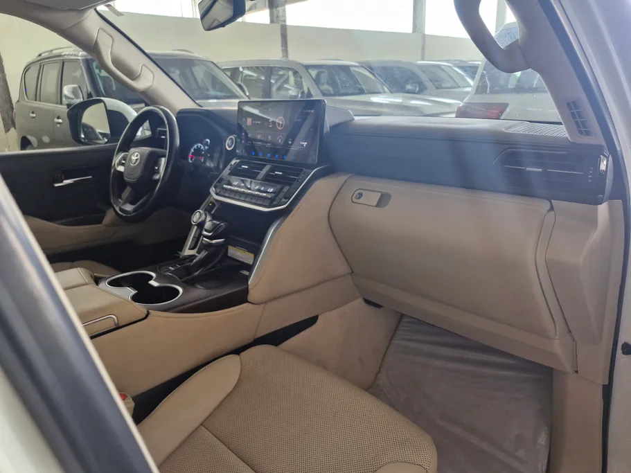 2023 Toyota Land Cruiser GXR 