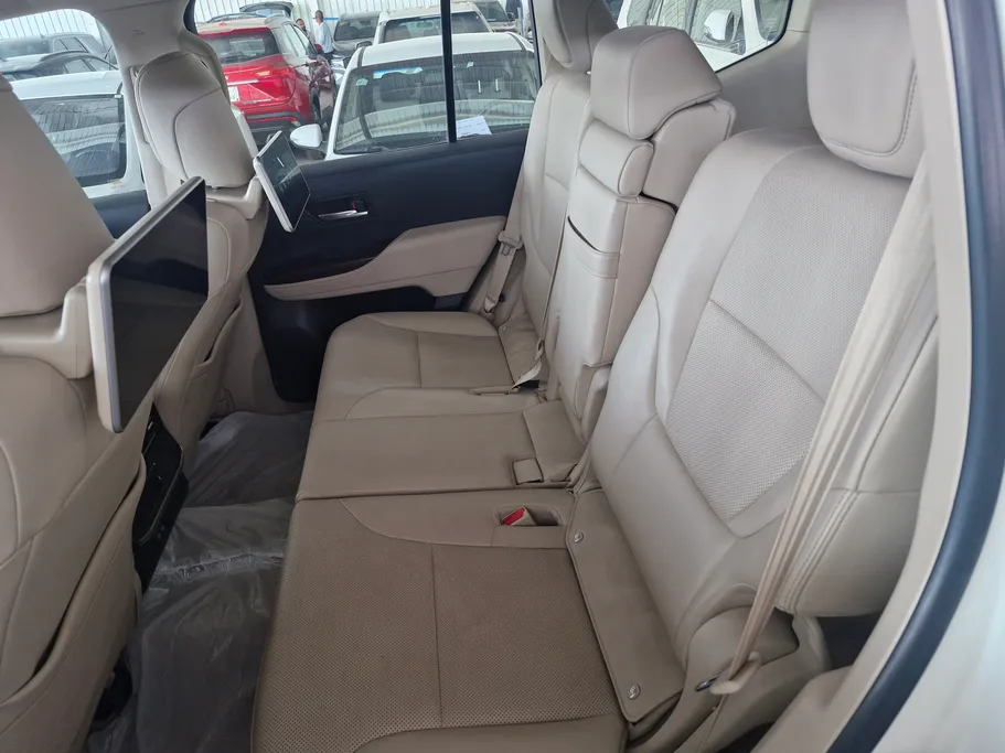2023 Toyota Land Cruiser GXR 