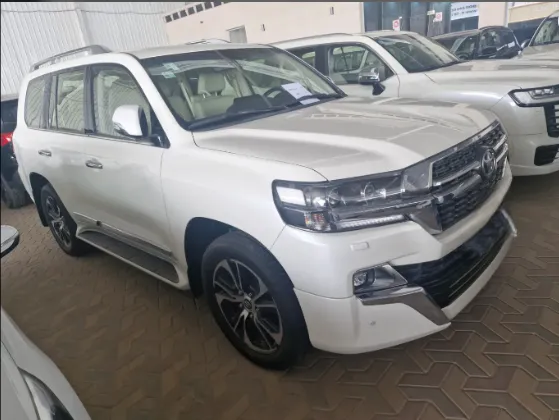 تويوتا لاندكروزر Grand Touring 2021 