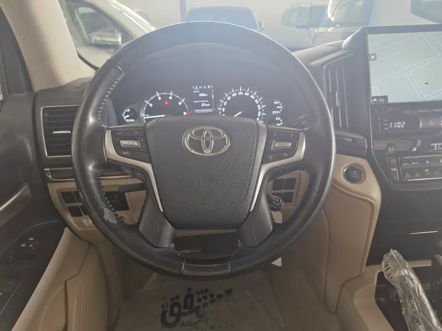 تويوتا لاندكروزر Grand Touring 2021 